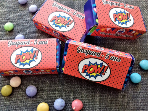 Anniversaire enfant Etiquettes mini smarties à imprimer thème super-héros batman, superman, spiderman  Tête de Coucou distribution école maternelle