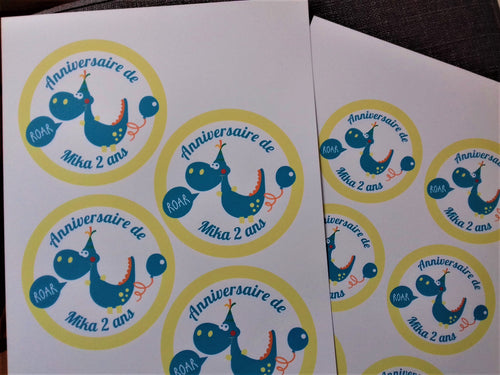 Etiquettes rondes Mika 2 ans dino Tête de coucou
