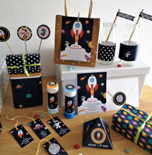 kit anniversaire à imprimer enfant thème espace fusée planètes tête de coucou décoration pailles jeux organisations fête